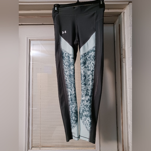 Under Armour Pants - SALE 3 for $18 - Under Armour Gray/Green Leggings Size Small